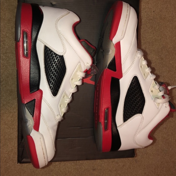 Air Jordan 5 Low ‘Fire Red’ 2016 - Picture 2 of 7